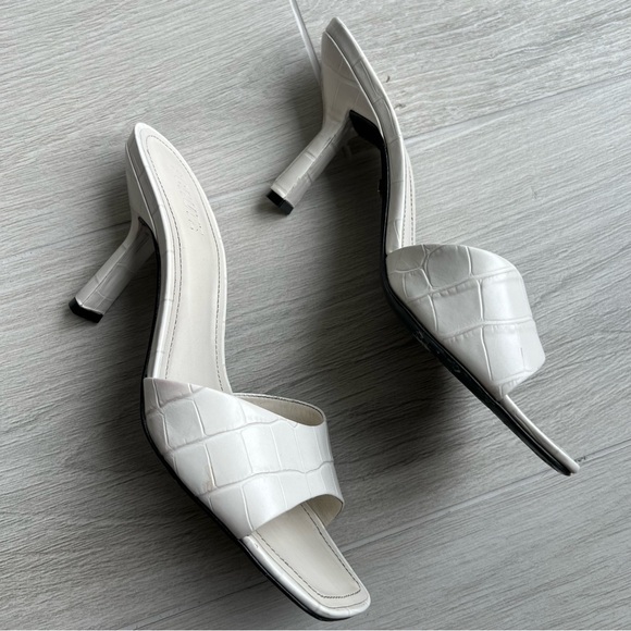 Schutz Posseni Slide Sandal - Picture 5 of 9